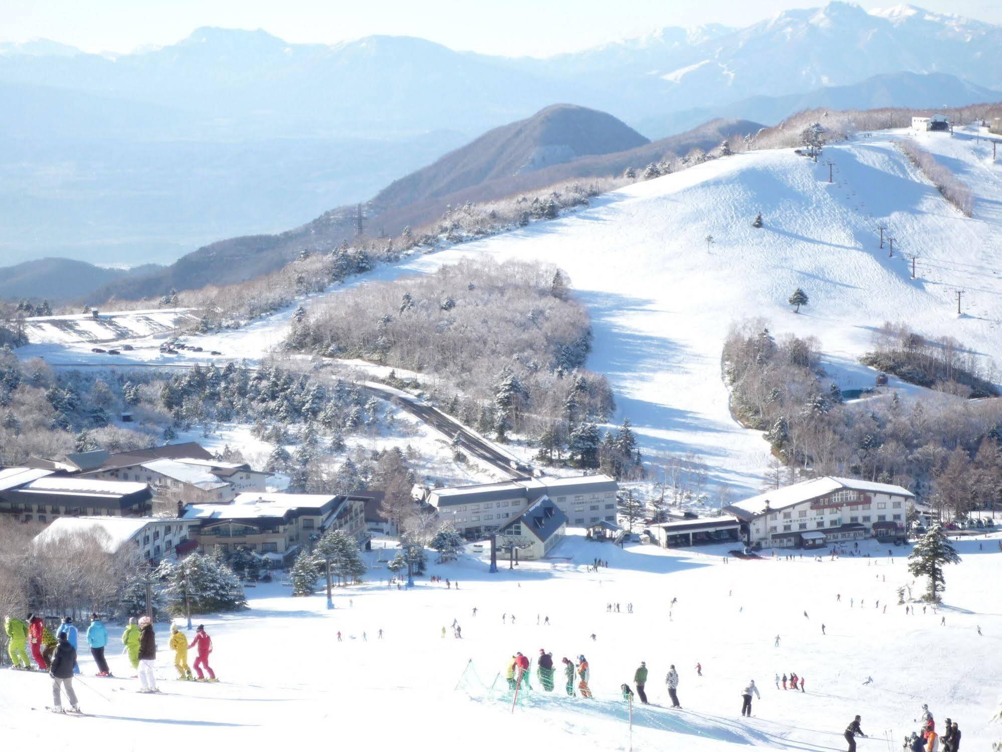 Отель Diamond Shiga Яманути Экстерьер фото